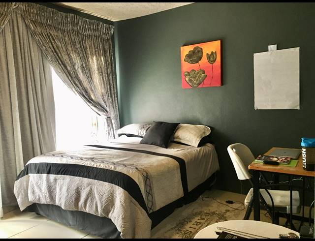 5 BEDROOM HOUSE FOR SALE IN SERALA VIEW